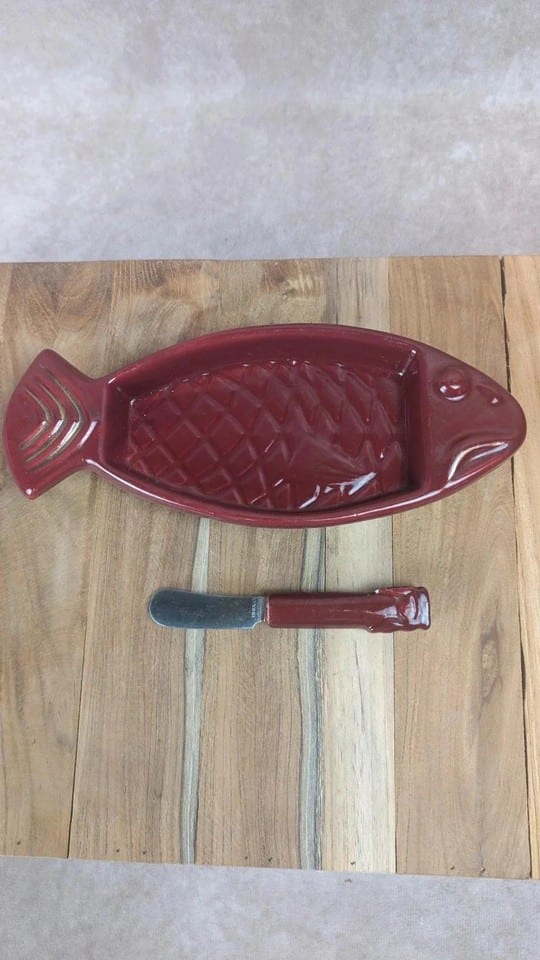 Beurrier vintage en céramique rouge  couteau assorti