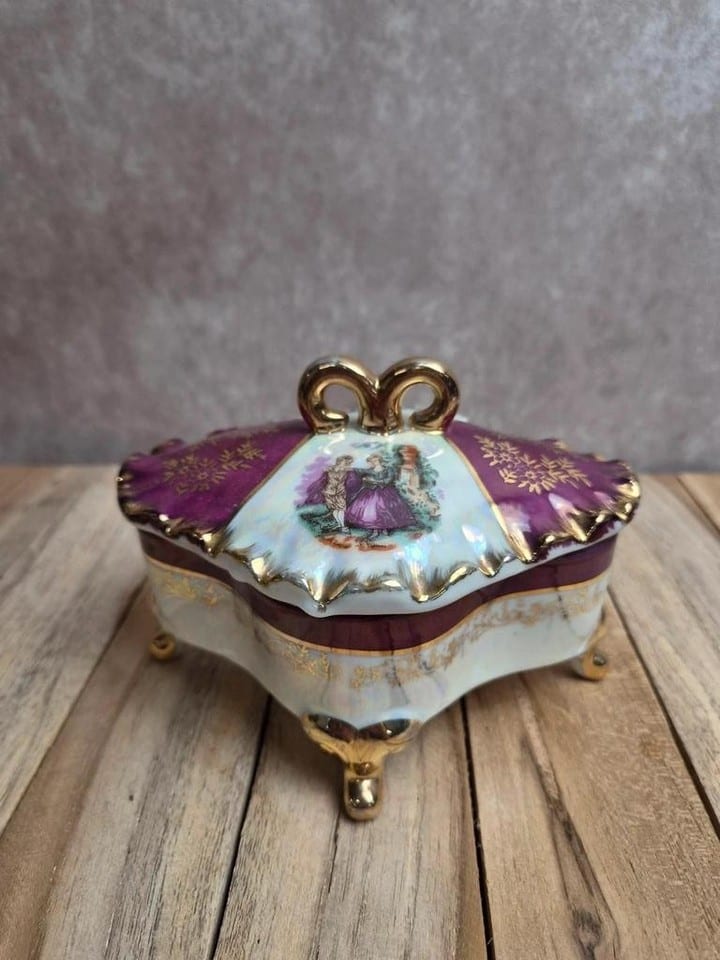 Boîte à bijoux bonbonnière porcelaine irisée – scène galante style Fragonard — photo 4