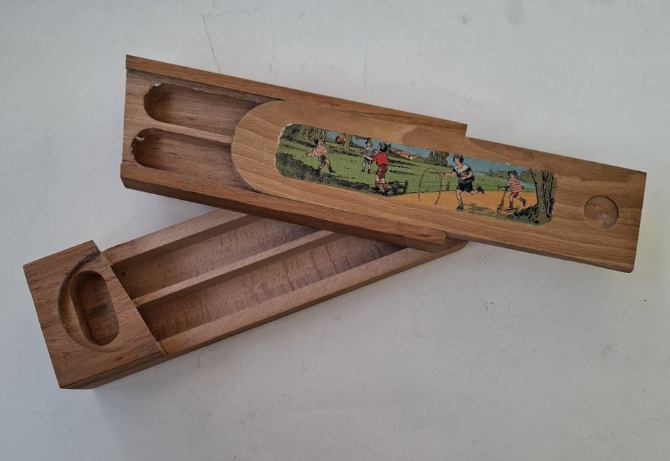 Plumier visuel enfants cerceau patinette football avec deux niveaux