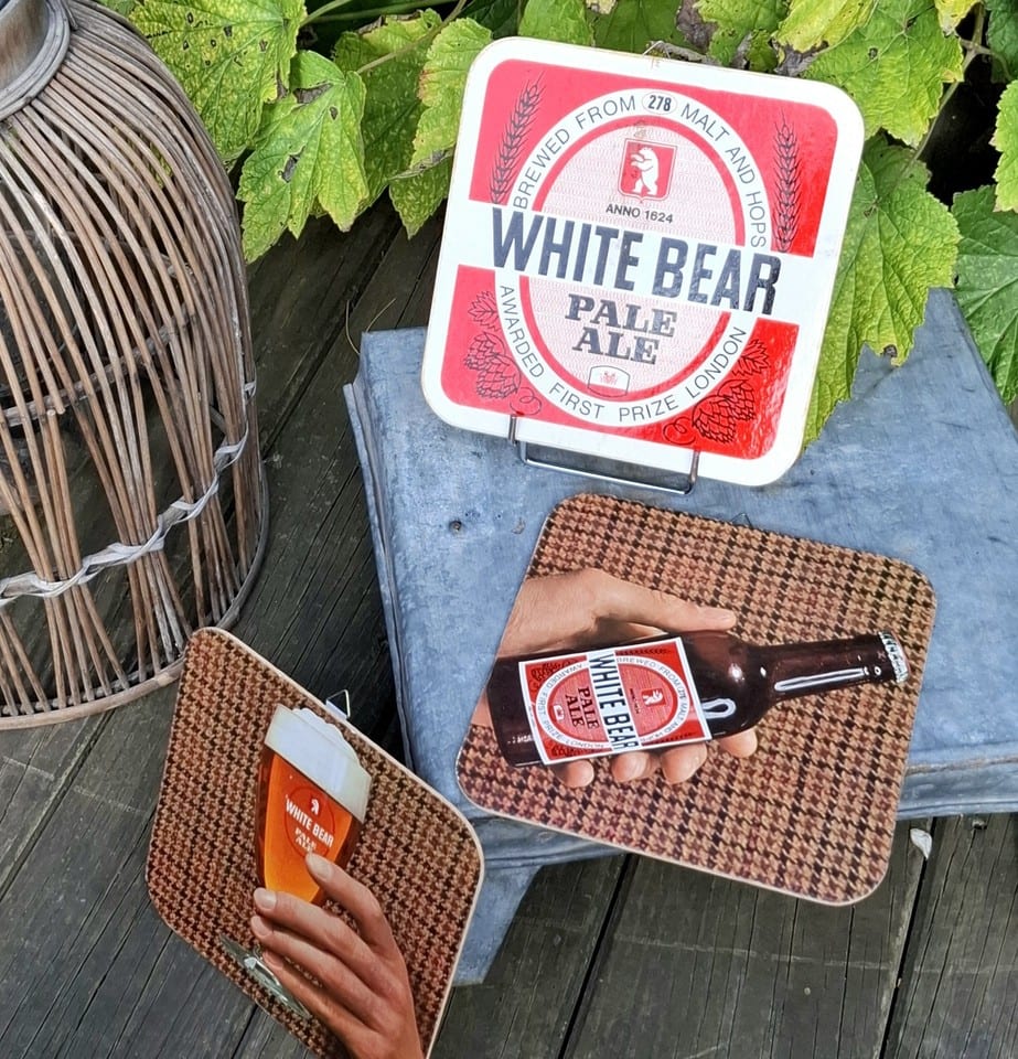 3 cartons publicitaires bière White Bear Pale Ale  - P.L.V. Bistrot Pub