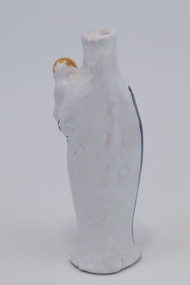 Ancienne Vierge d’accouchée à l’enfant faïence polychrome de Nevers — photo 3