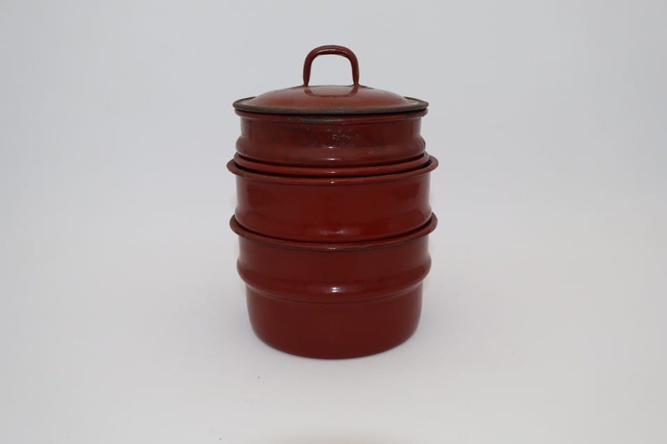 Ancienne gamelle ouvrière en tôle émaillée – 4 boîtes empilables avec couvercle