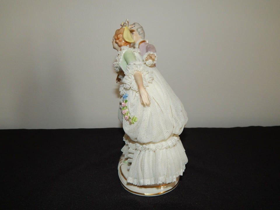 ANCIENNE SCULPTURE en PORCELAINE SAXE DRESDEN Danseurs Signée E.Bohne Fils ? — photo 3