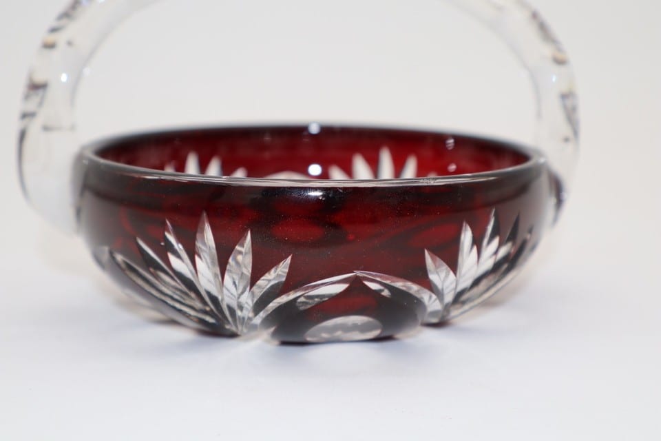 Vide-poche panier en cristal de Bohême rouge taillé – Vintage vers 1960 — photo 4