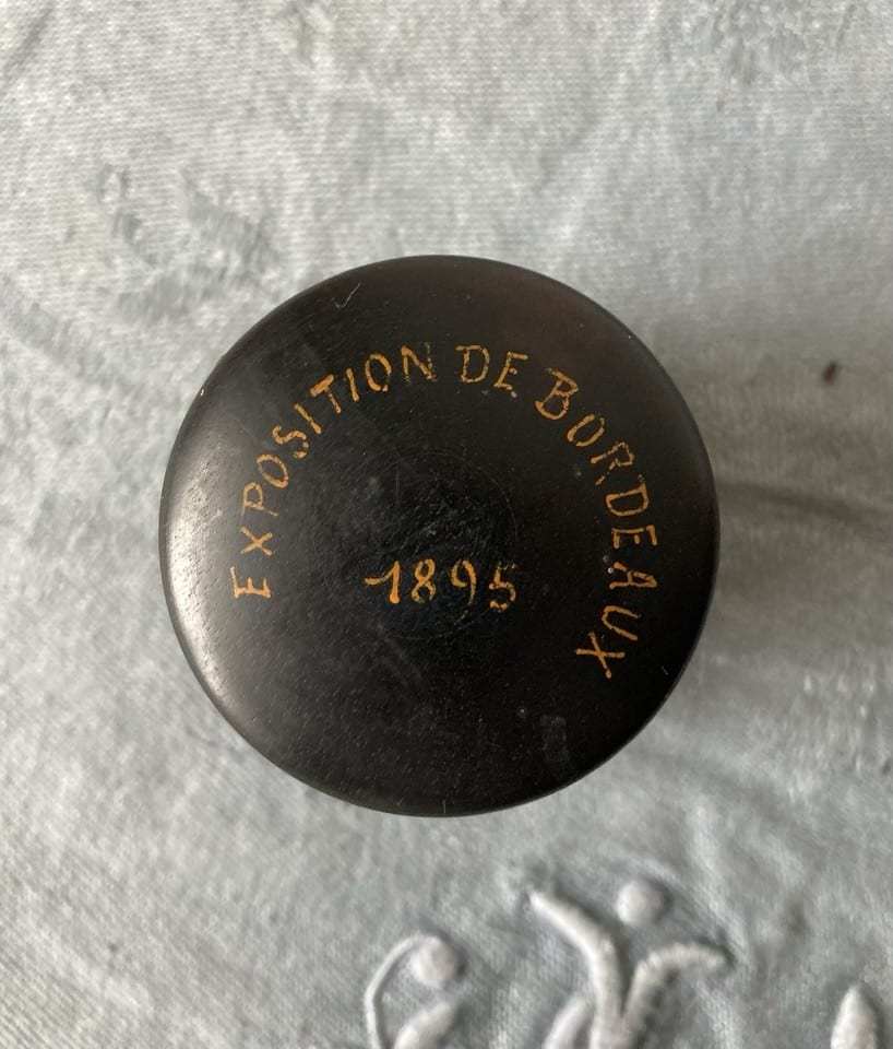 Rare petite boite à poudre de riz, en ébène, XIXème, Exposition de Bordeaux 1895 — foto 2