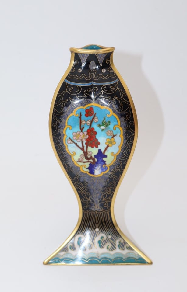 Vase asiatique en émaux cloisonnés – décor floral et oiseaux – fond noir — photo 2