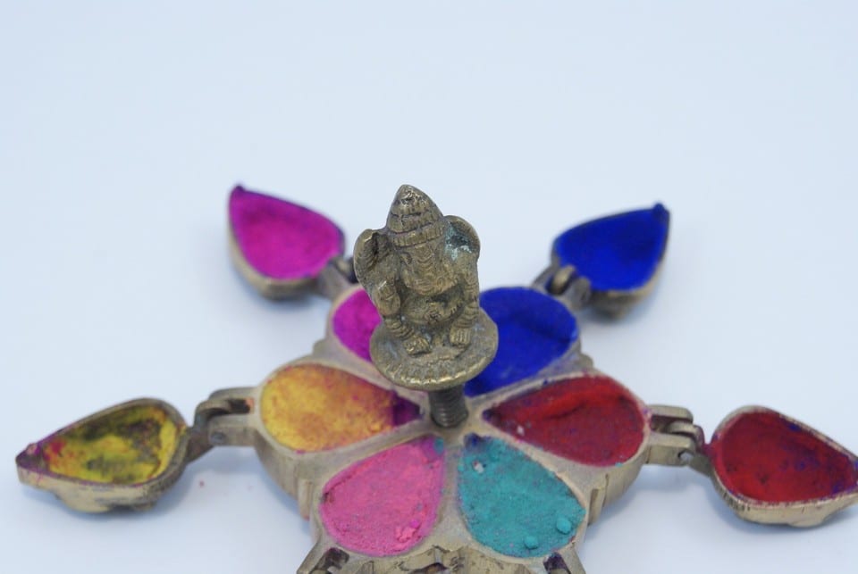 Poudrier Inde bronze powder tika box Ganesh fête de fleurs maquillage Hindu Kum — foto 3