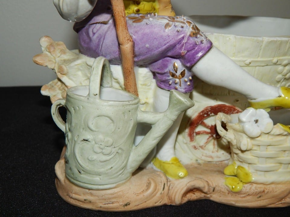 ANCIENNE SCULPTURE Jardinière , Vide Poche en BISCUIT " Jeune Homme " — photo 7