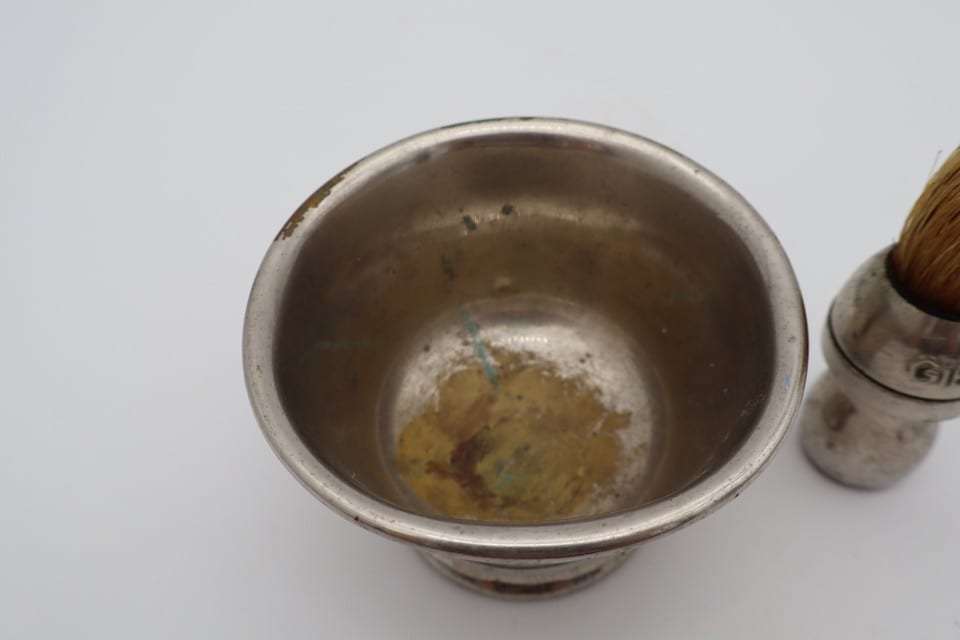 Ancien nécessaire de rasage GIBBS – Bol à barbe et blaireau en métal — photo 4