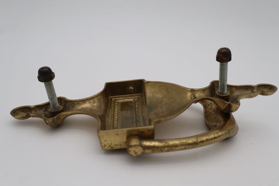 Ancien heurtoir tape-porte en laiton – poignée de porte décorative — photo 7