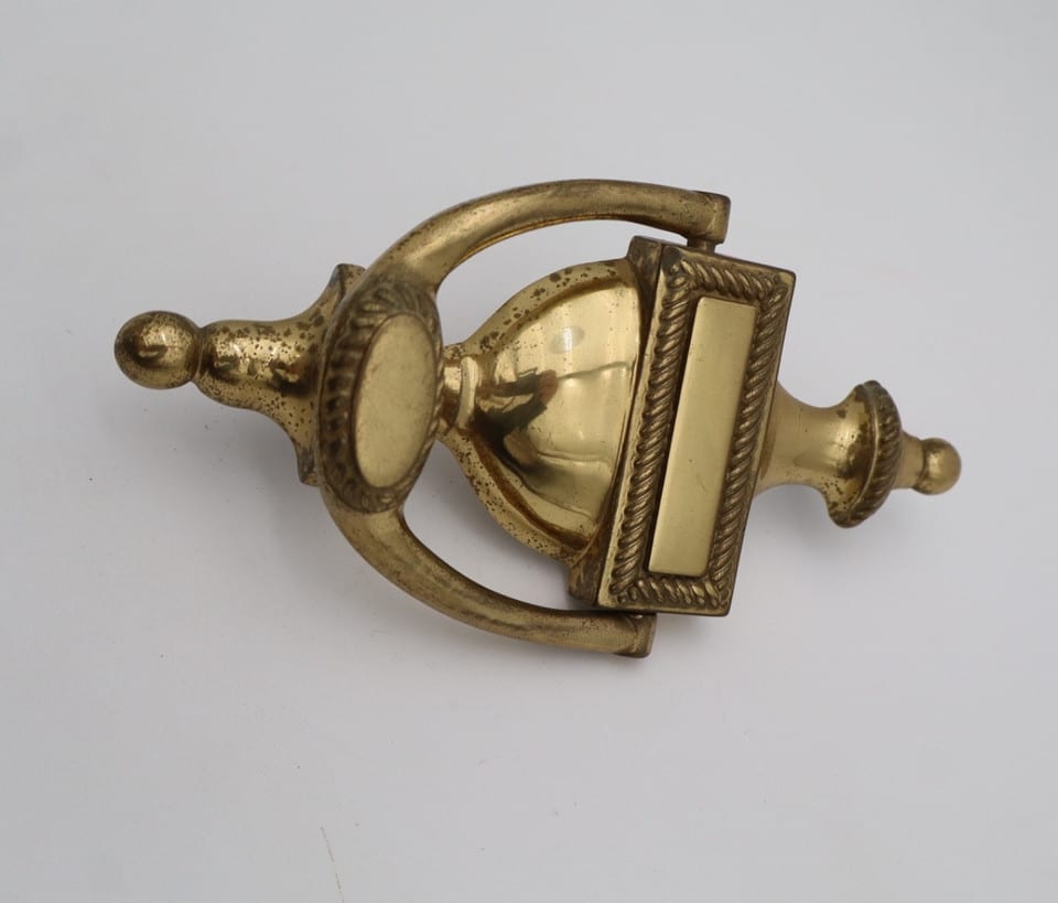 Ancien heurtoir tape-porte en laiton – poignée de porte décorative — photo 2