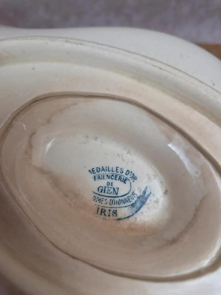 Saucière ancienne Gien Iris terre de fer fin Xixe siècle — photo 7