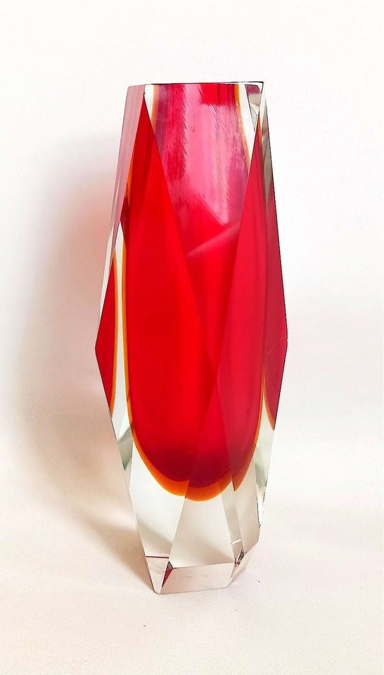 Vase à facettes Murano Sommerso rouge vif Années 60 Hauteur 30 cm — photo 3