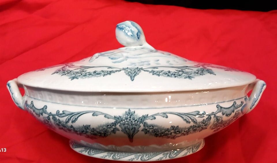 sarreguemines- Soupière avec couvercle Louis XVI Bleue ou legumiers — photo 3