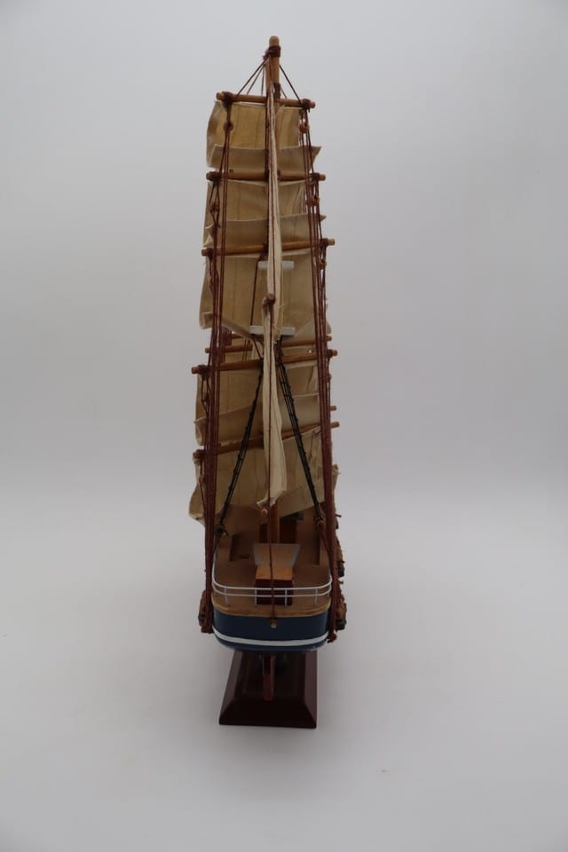 Maquette voilier "Cutty Sark" sur socle en bois — photo 8