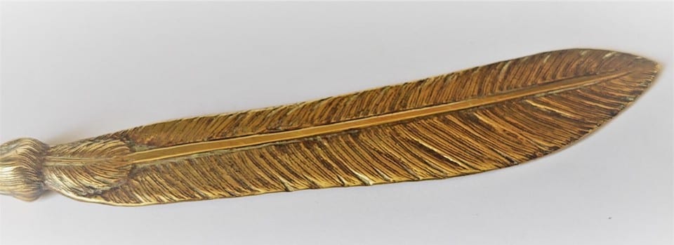 Ancien Coupe Papier ouvre lettres en bronze Plume et patte de poule long 24.5 cm — photo 7
