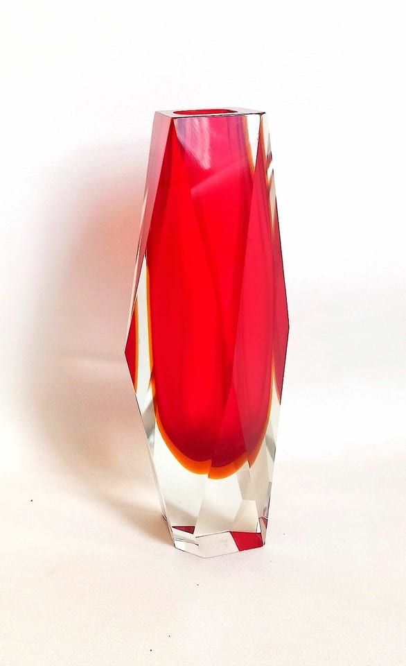 Vase à facettes Murano Sommerso rouge vif Années 60 Hauteur 30 cm — photo 6