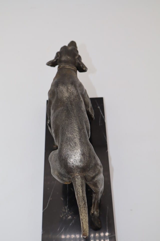 Régule sculpture animalière sur socle en marbre noir — photo 7