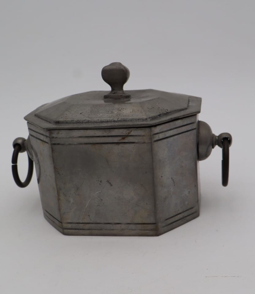 Boîte en étain avec couvercle - vintage — photo 5