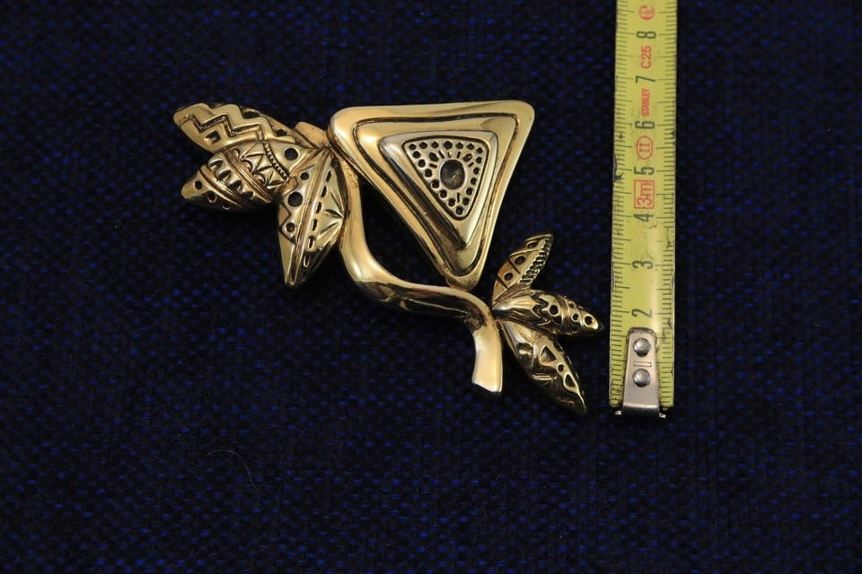 Comptoirs de la Banquise haute couture grande broche vintage dorée — Foto 4