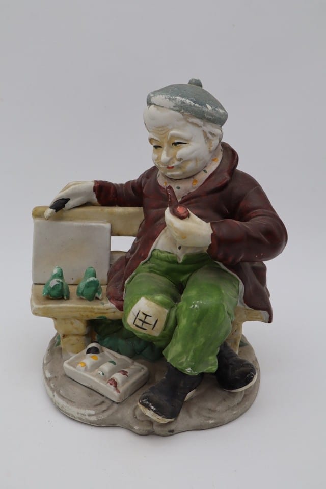 Ancien biscuit de porcelaine polychrome – Peintre sur un banc – vintage