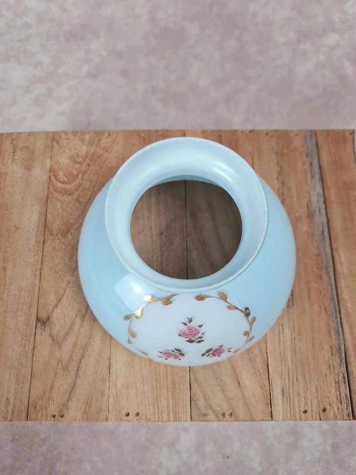 Abat-jour ancien en opaline bleue décor roses 🌸 — foto 3