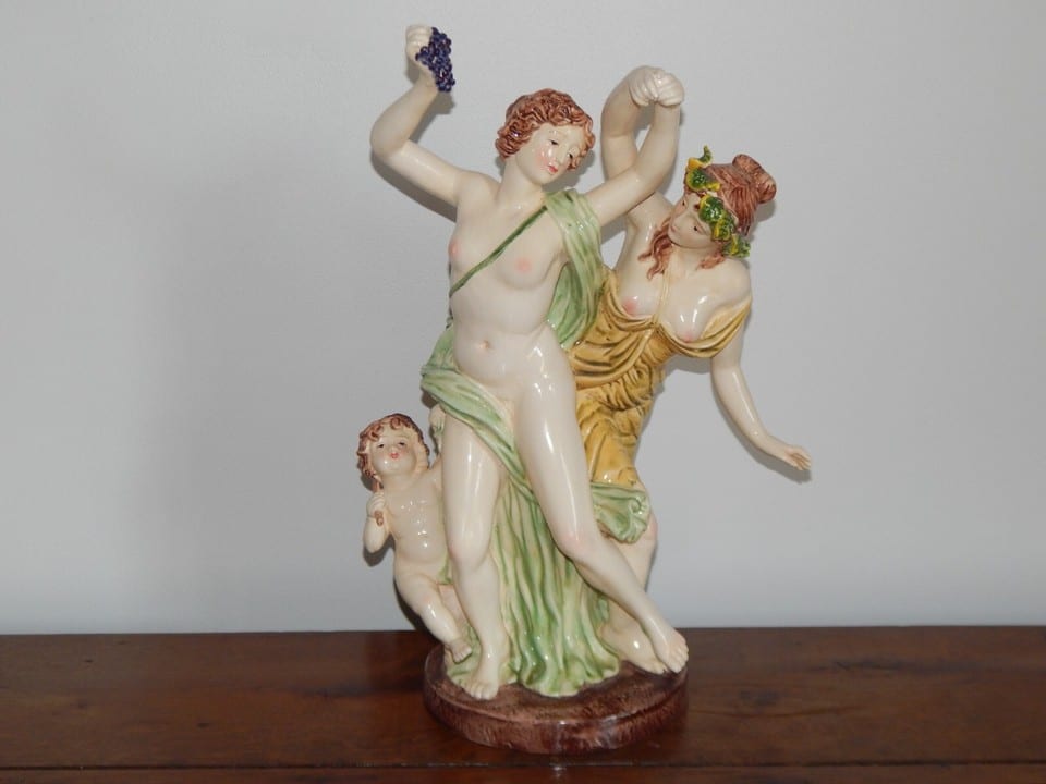 SCULPTURE en Céramique émaillée Représentant Deux Femmes Nues avec Enfant