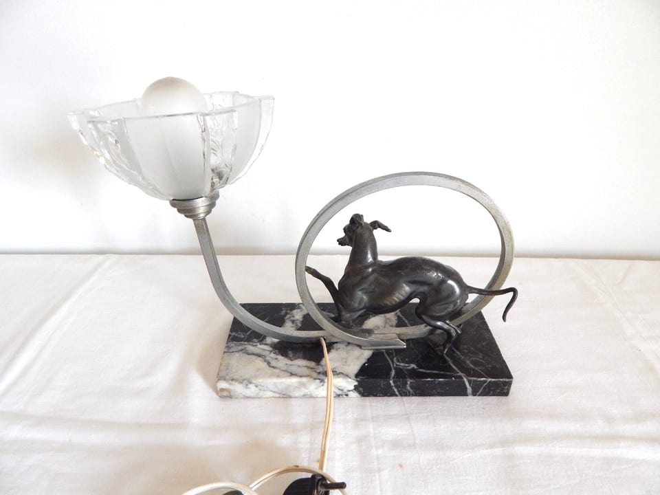ANCIENNE Lampe Veilleuse Art Déco CHIEN en Régule sur Socle en Marbre — photo 7
