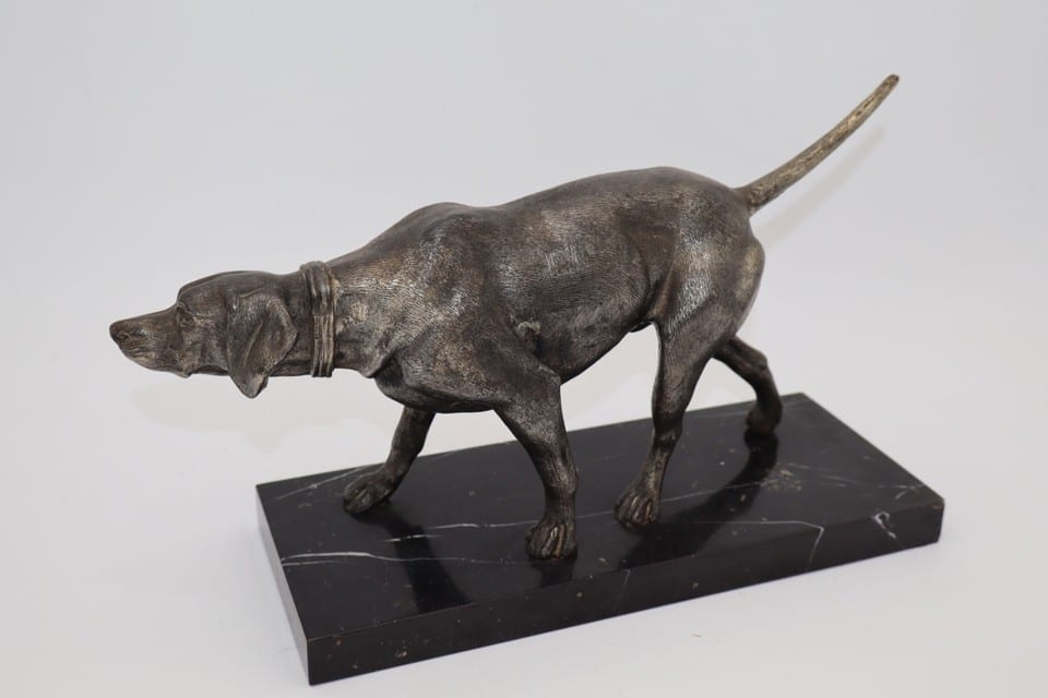 Régule sculpture animalière sur socle en marbre noir — photo 4