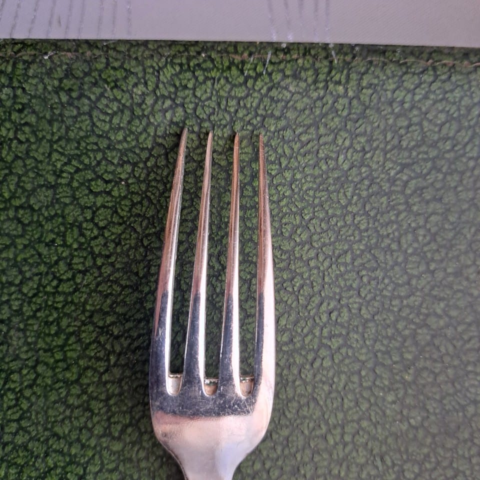 12 fouchettes à diner  Alfenide Christofle modèle Art Déco — photo 8