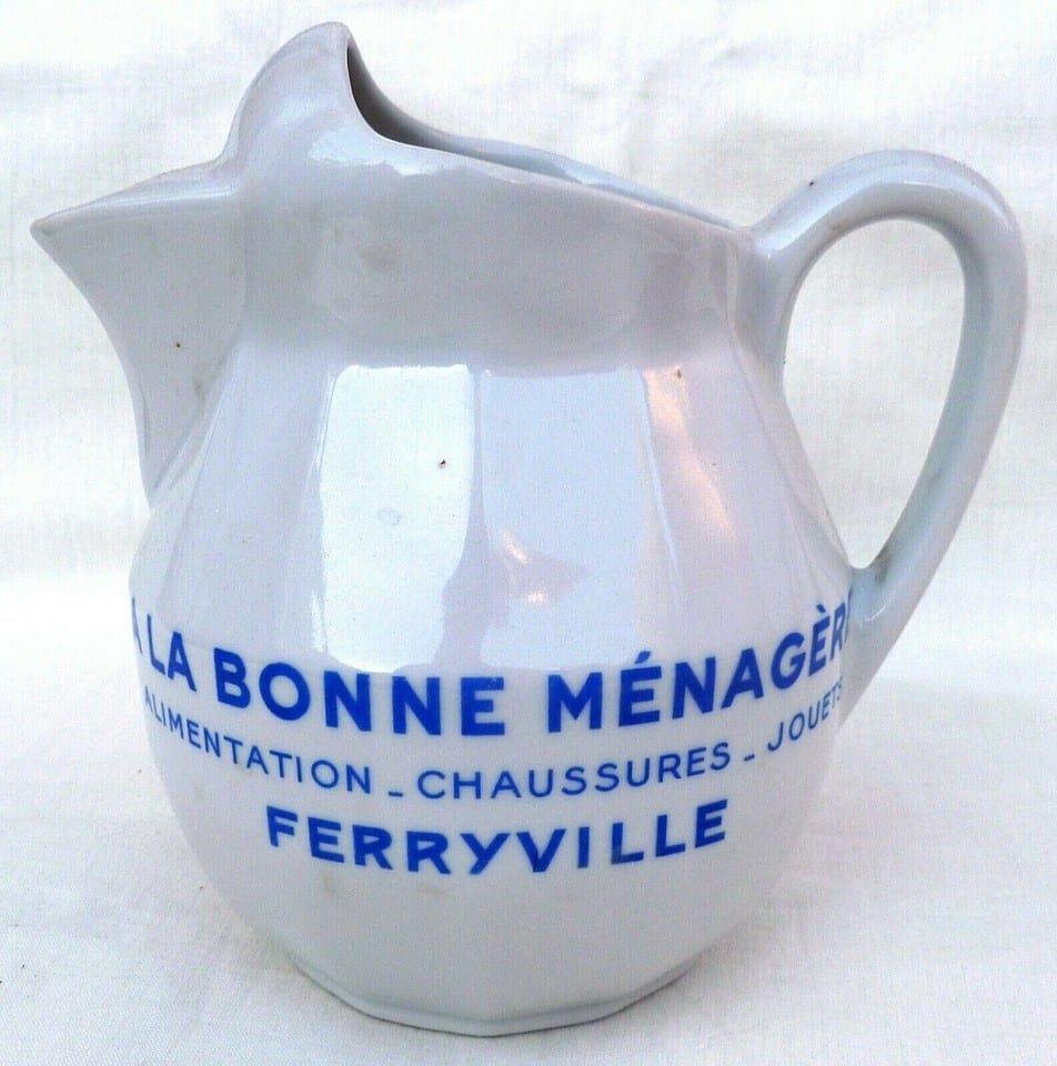 Pichet Saint Uze Tunisie Française " A LA BONNE MÉNAGÈRE FERRYVILLE" ORIGINAL