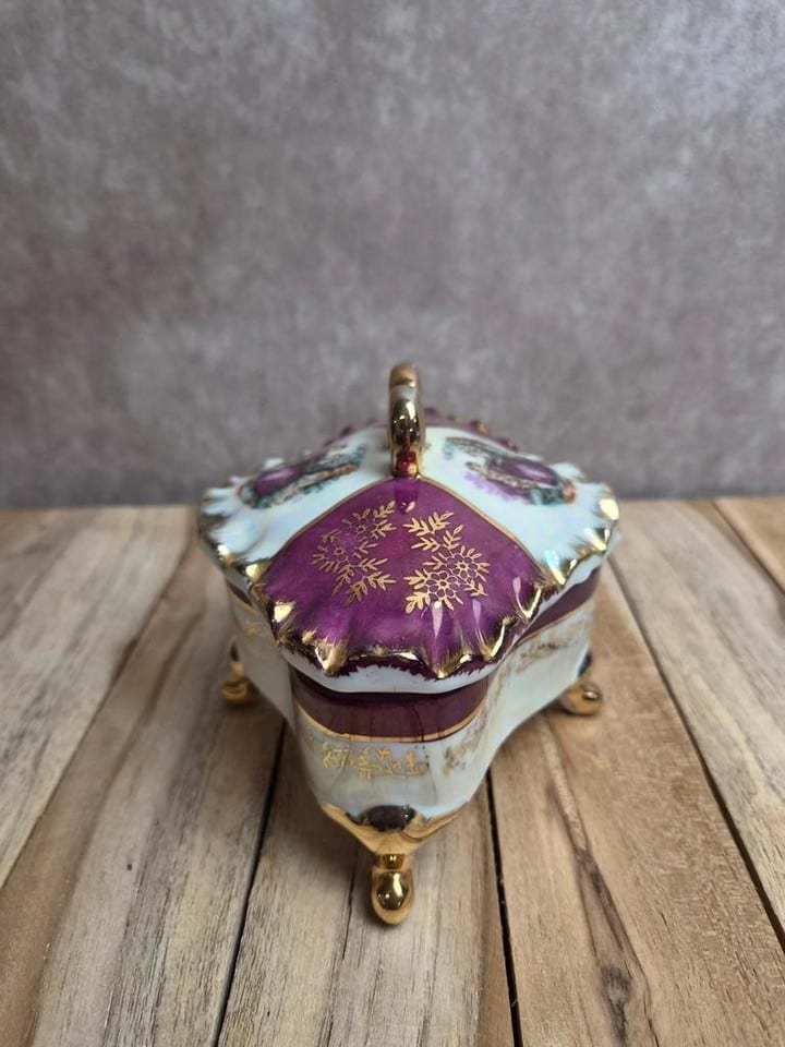 Boîte à bijoux bonbonnière porcelaine irisée – scène galante style Fragonard — photo 3