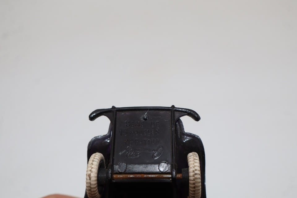 Ancienne Miniature CITROËN 11 CV Traction Avant - Marque CLÉ N°2 - Plastique — photo 6