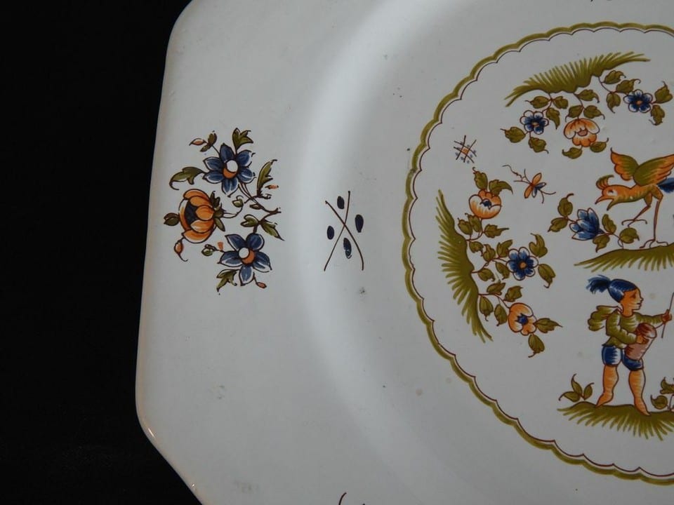 ANCIENNE ASSIETTE Octogonale en Faïence MOUSTIERS Décor MOUSTIERS XVIIIe France — photo 4