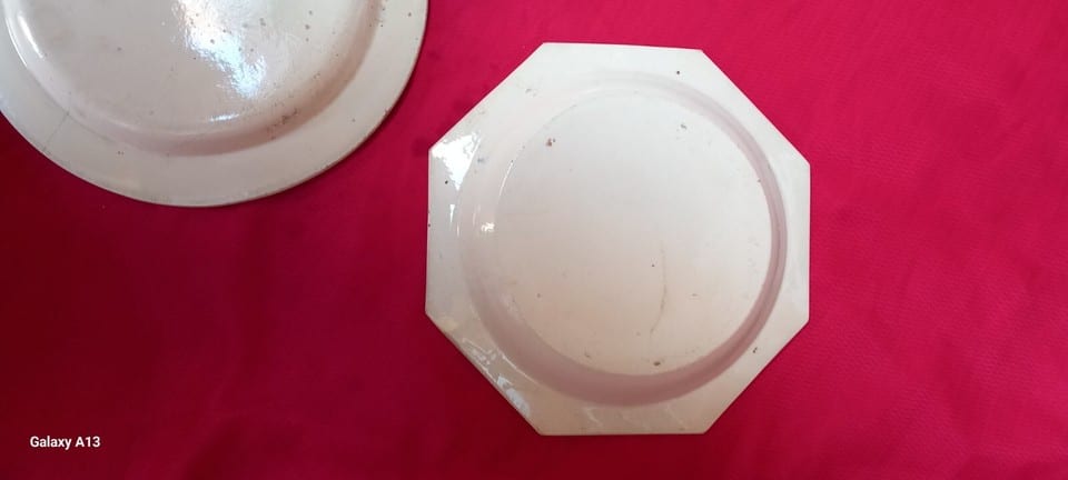 3 ASSIETTES FAIENCE FINE  AUMALE BORDS PERLES XIX Ième — photo 7