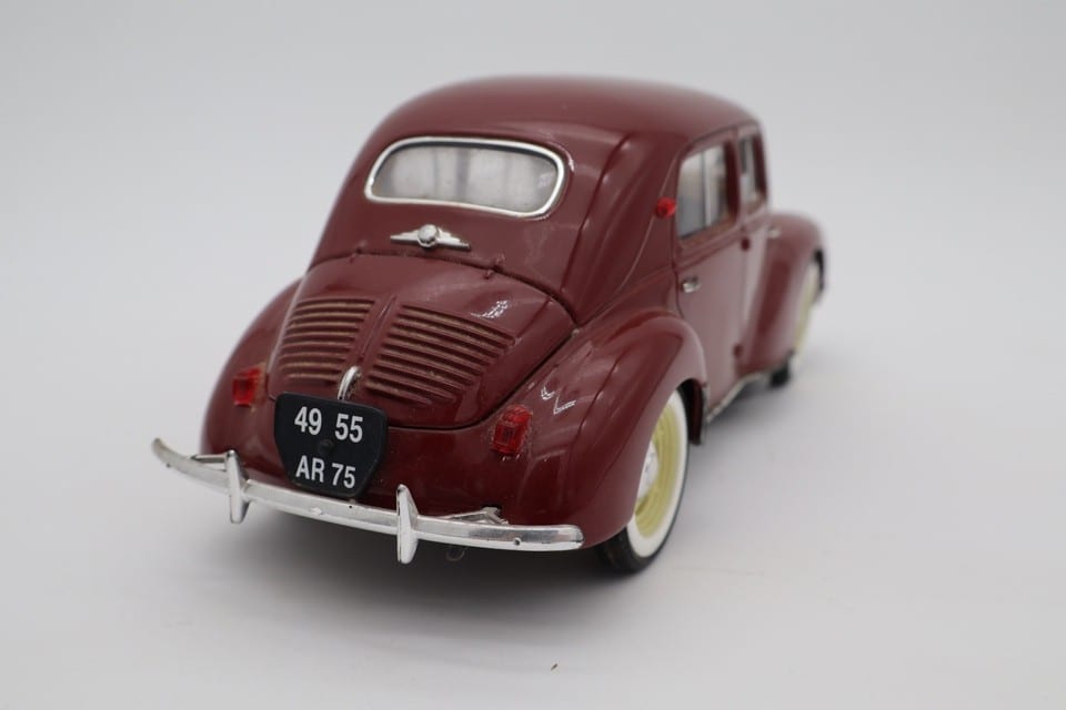 Renault 4 CV miniature Solido – Échelle 1/17 – Made in France – Bordeaux — photo 5