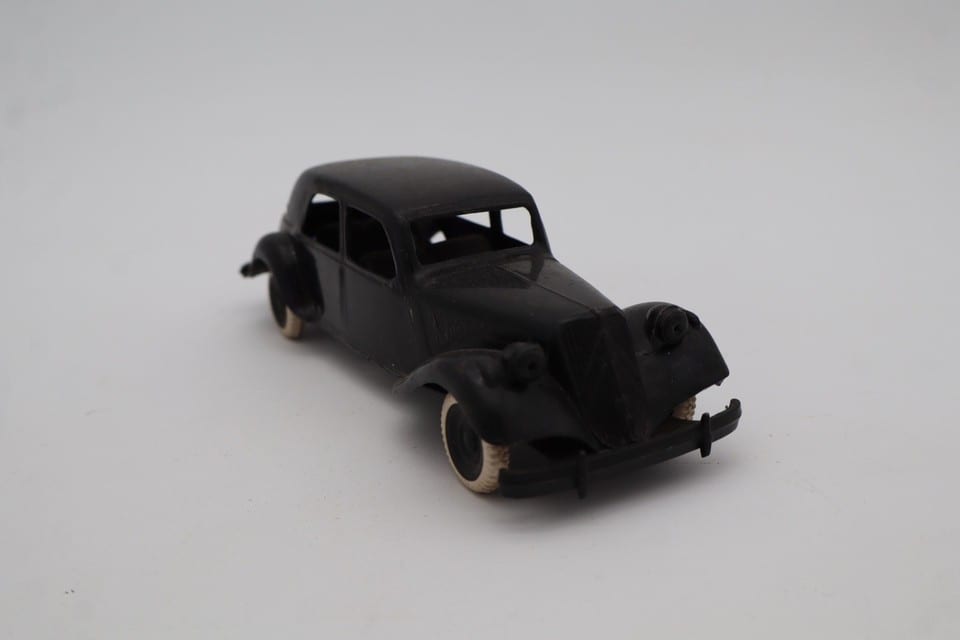 Ancienne Miniature CITROËN 11 CV Traction Avant - Marque CLÉ N°2 - Plastique — photo 2