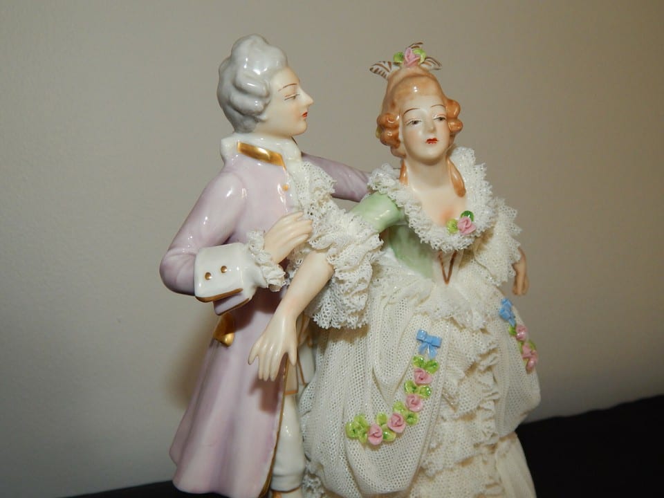 ANCIENNE SCULPTURE en PORCELAINE SAXE DRESDEN Danseurs Signée E.Bohne Fils ? — photo 8