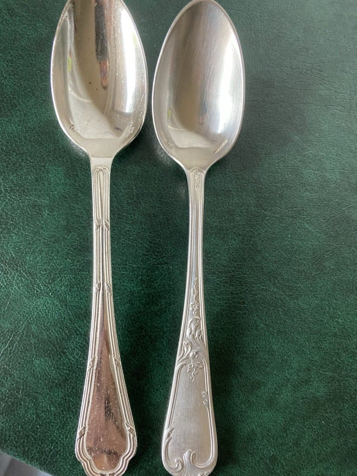 Partie de ménagère en métal argenté Ercuis, modèle rubans croisés — photo 6