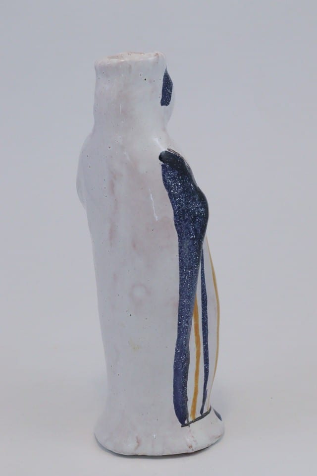 Ancienne Vierge d’accouchée à l’enfant faïence polychrome de Nevers — photo 4