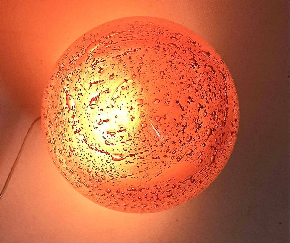 Lampe forme oeuf verre bullé Années 70 Hauteur 23,6 cm — photo 7