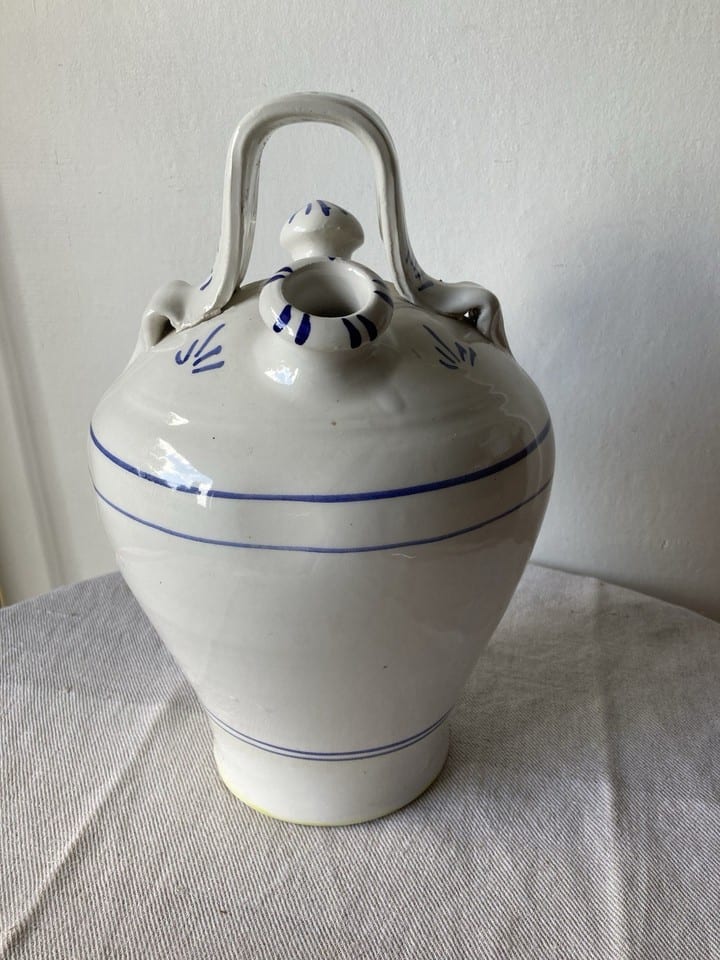 Gargoulette, chevrette en faïence blanche décorée — foto 4