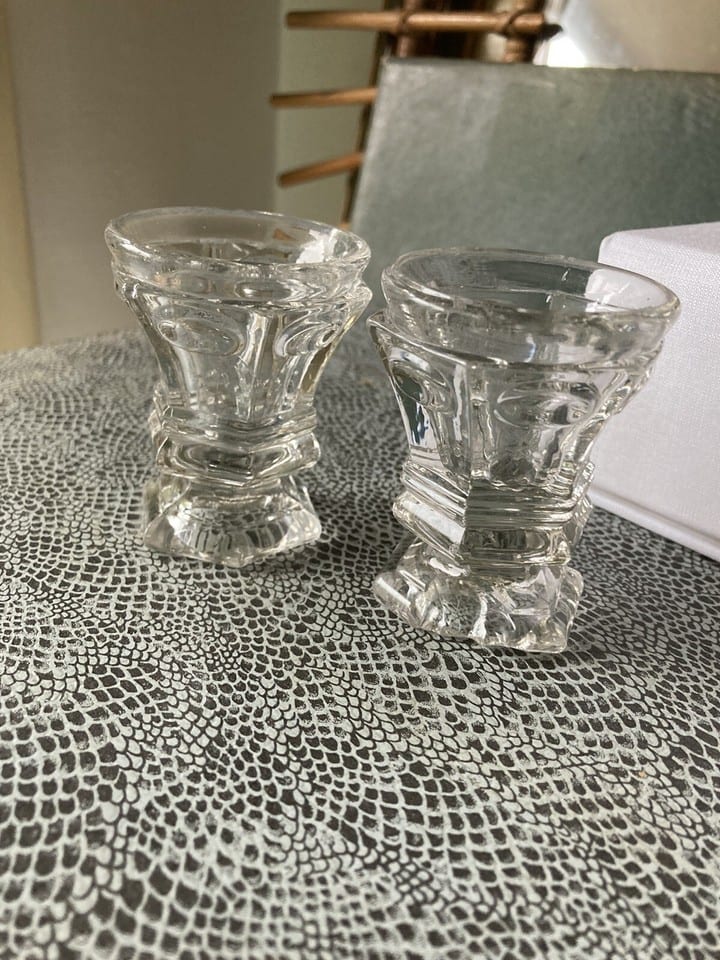 Petits verres en cristal moulé Charles X