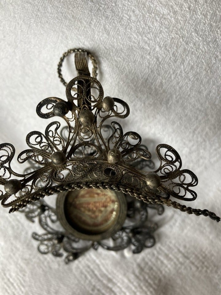 Grand reliquaire en filigrane d’argent, 5 reliques, XVIIIème, début XIXème — photo 2