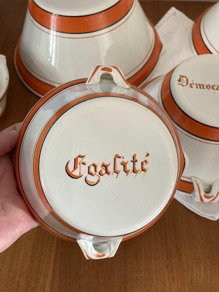 5 bols gigogne républicains avec oreilles et bec verseur Creil Montereau XIXème — photo 5