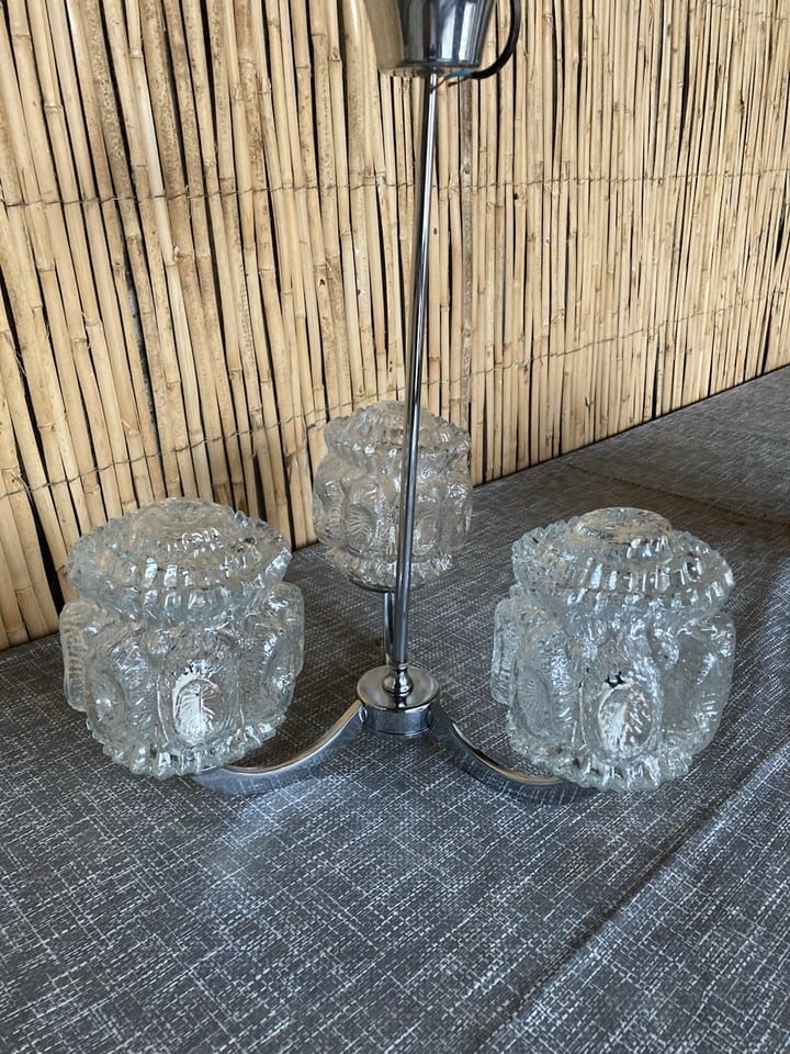Lustre vintage 3 lumières métal chromé, 3 globes verre — Foto 3