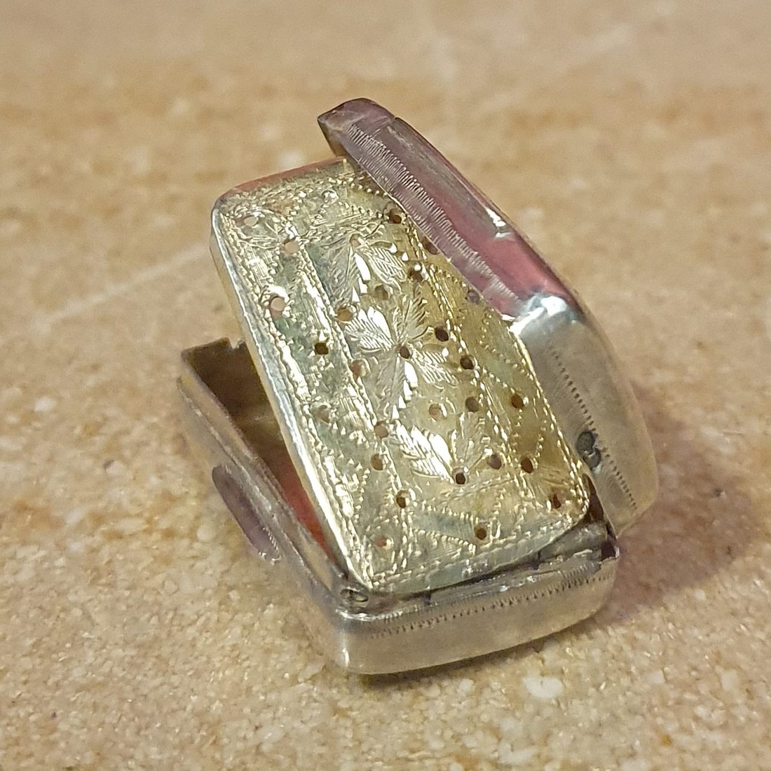 Vinaigrette de poche en argent sterling et intérieur vermeillé, Birmingham, 1825 – Thomas Newbold