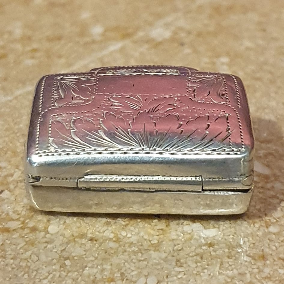 Vinaigrette de poche en argent sterling et intérieur vermeillé, Birmingham, 1825 – Thomas Newbold — photo 4