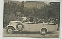 C.P.A / DEP 65 / PHOTO /THÈME / AUTOMOBILES  / AUTOBUS GARAGE AJESTIC LOURDES