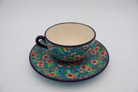 Tasse et sous-tasse Émaux de Longwy – Décor floral polychrome – France